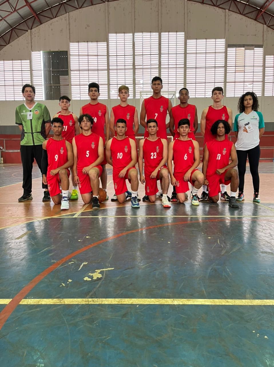 Jovens atletas de projeto esportivo vencem jogo após doação de uniformes  pelo Grupo Hinova – Grupo Hinova