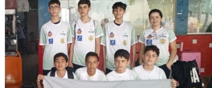 Equipe FAVOO/ASBAVISICOOBCREIDSUL INFANTIL, EMBARCA PARA JI-PARANÁ, PARA DISPUTA DO ESTADUAL DOS JOGOS ESCOLARES DE VILHENA