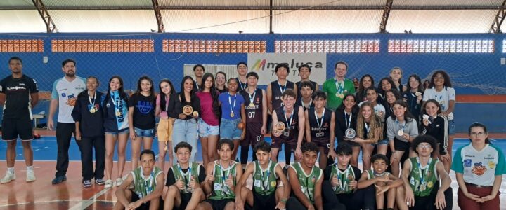 EQUIPE DE BASQUETE SUB-16 MASCULINA DA ASBAVI/SICOOBCREDISUL É VICE-CAMPEÃ DO QUADRANGULAR SUB-16, REALIZADO EM VILHENA NESTE FINAL DE SEMANA